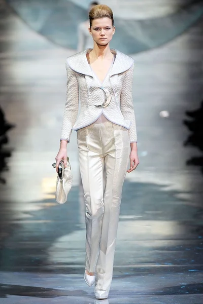 Look 3